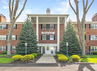 2885 Pease Dr APT 103, Rocky River, OH 44116