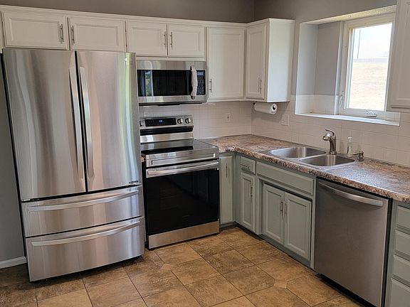 Brand new stainless steel appliances! August 2022