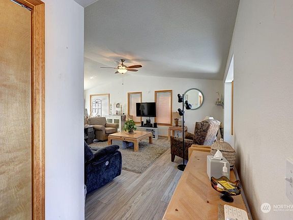 4th image of 30406 H Street