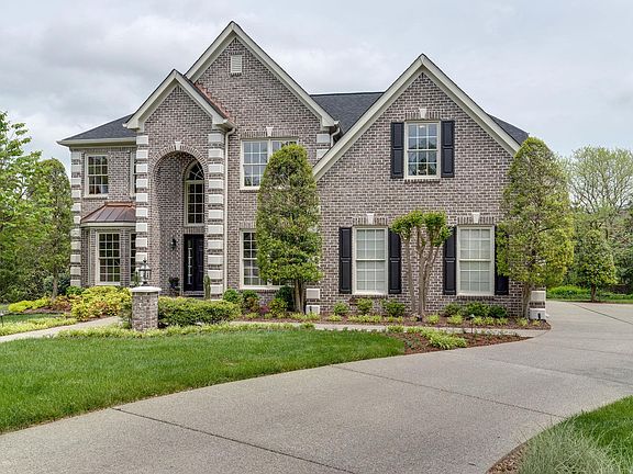 3rd image of 246 McLean Ct
