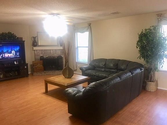 4th image of 2817 Meadowlark Dr