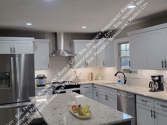 4th image of 1725 Dunraven Dr