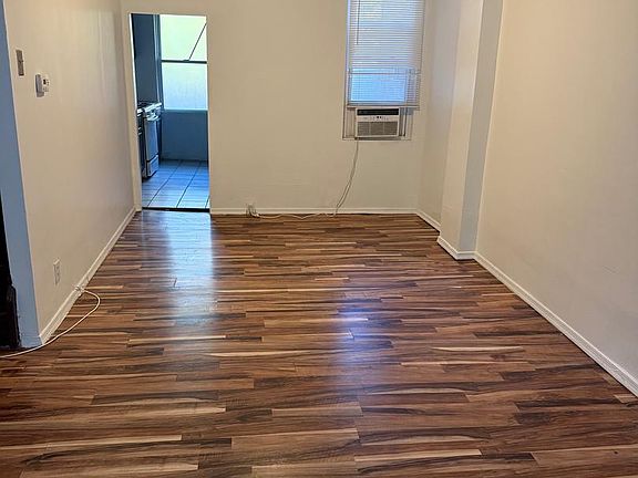 3rd image of 2856 Tulip St