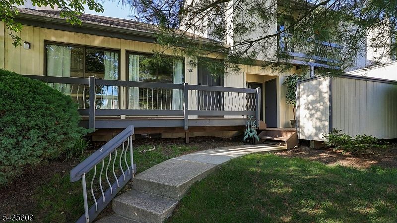 1st image of 288 Crabtree Ct