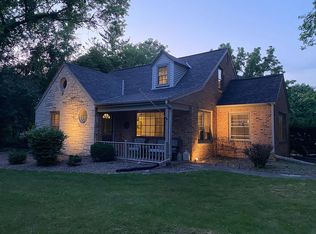 2415 Eastwood Ln, Brookfield, WI 53005