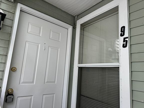 4th image of 95 Pleasant Ave #95