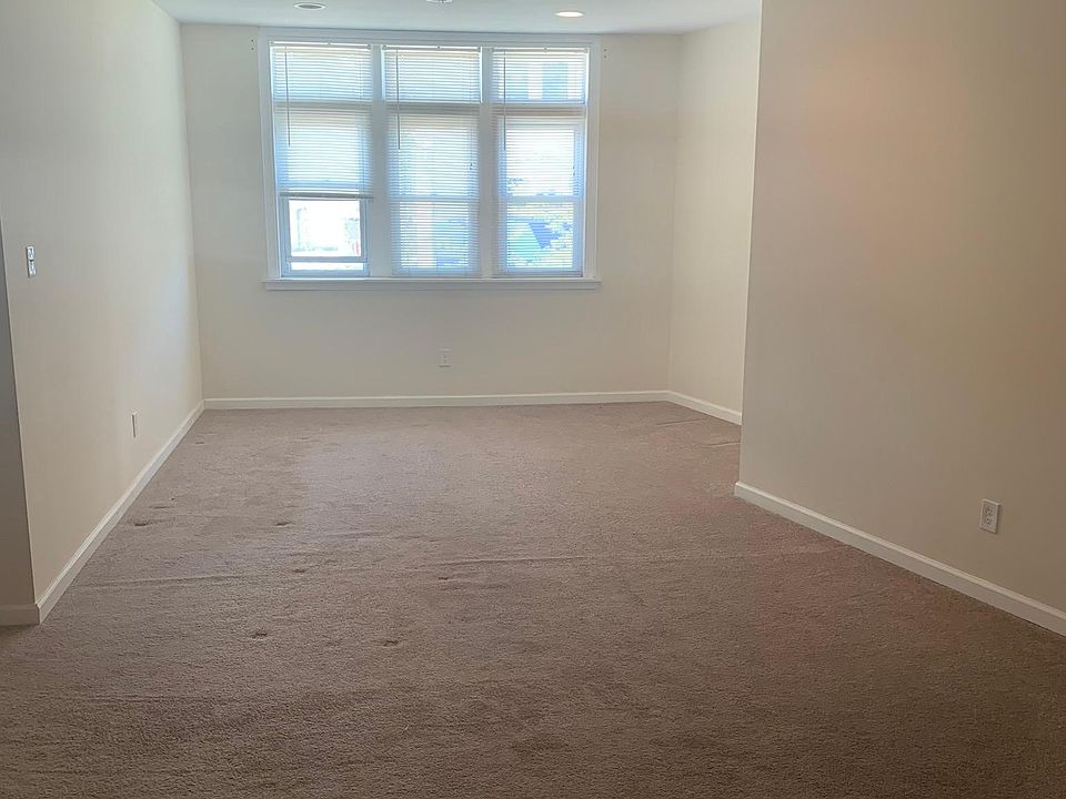 1st image of 5845 Germantown Ave #200