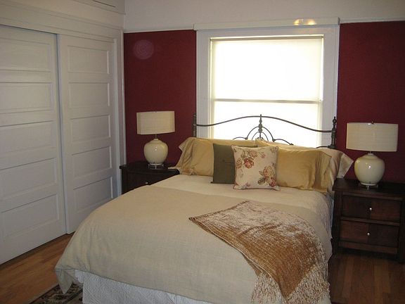 Large Bedroom w/ 2 LARGE Closets