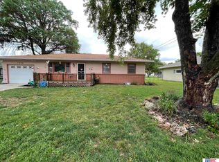 1406 Carlyle St, Beatrice, NE 68310