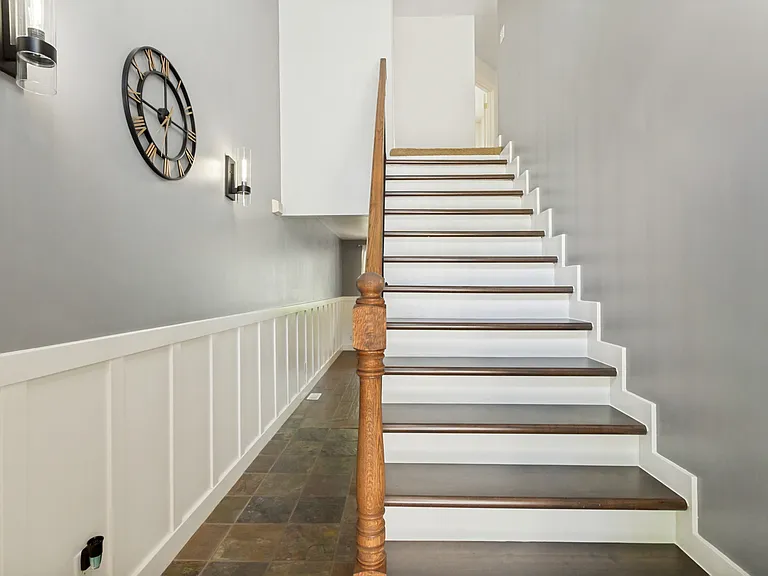 1137 E Holmes Creek Ln — Photo 10