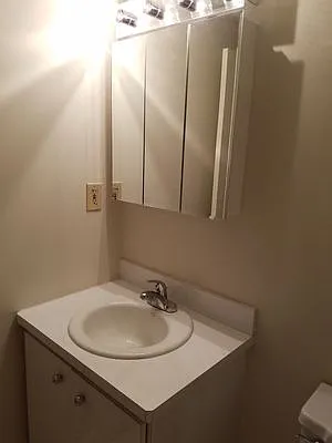 Rented by Max & Associates Realty Corp | media 48