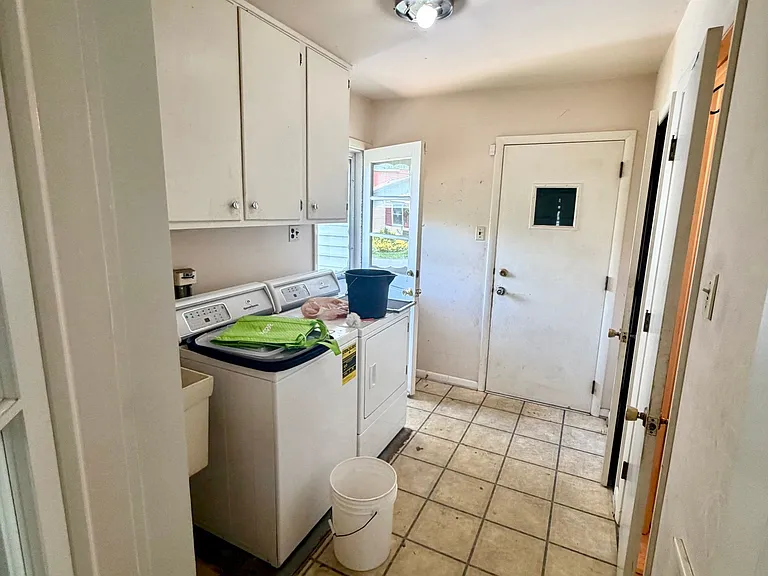101 Roselawn Ave — Photo 10
