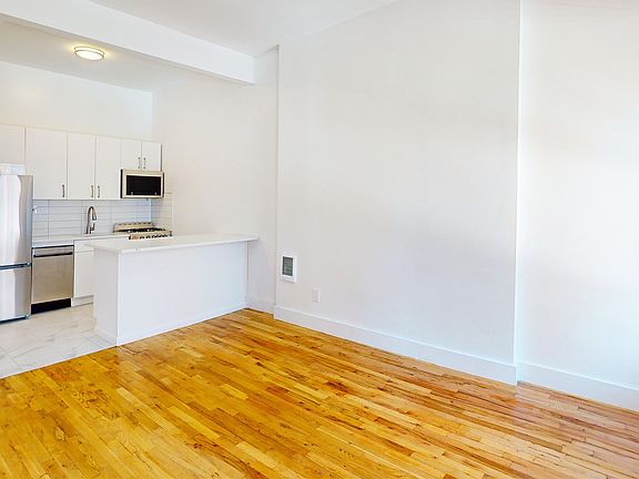 4th image of 234 E 106th St APT 5A