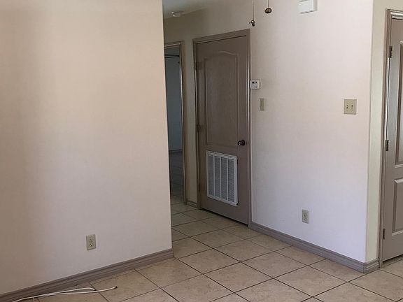 5th image of 3102 Lane St #10-3-4