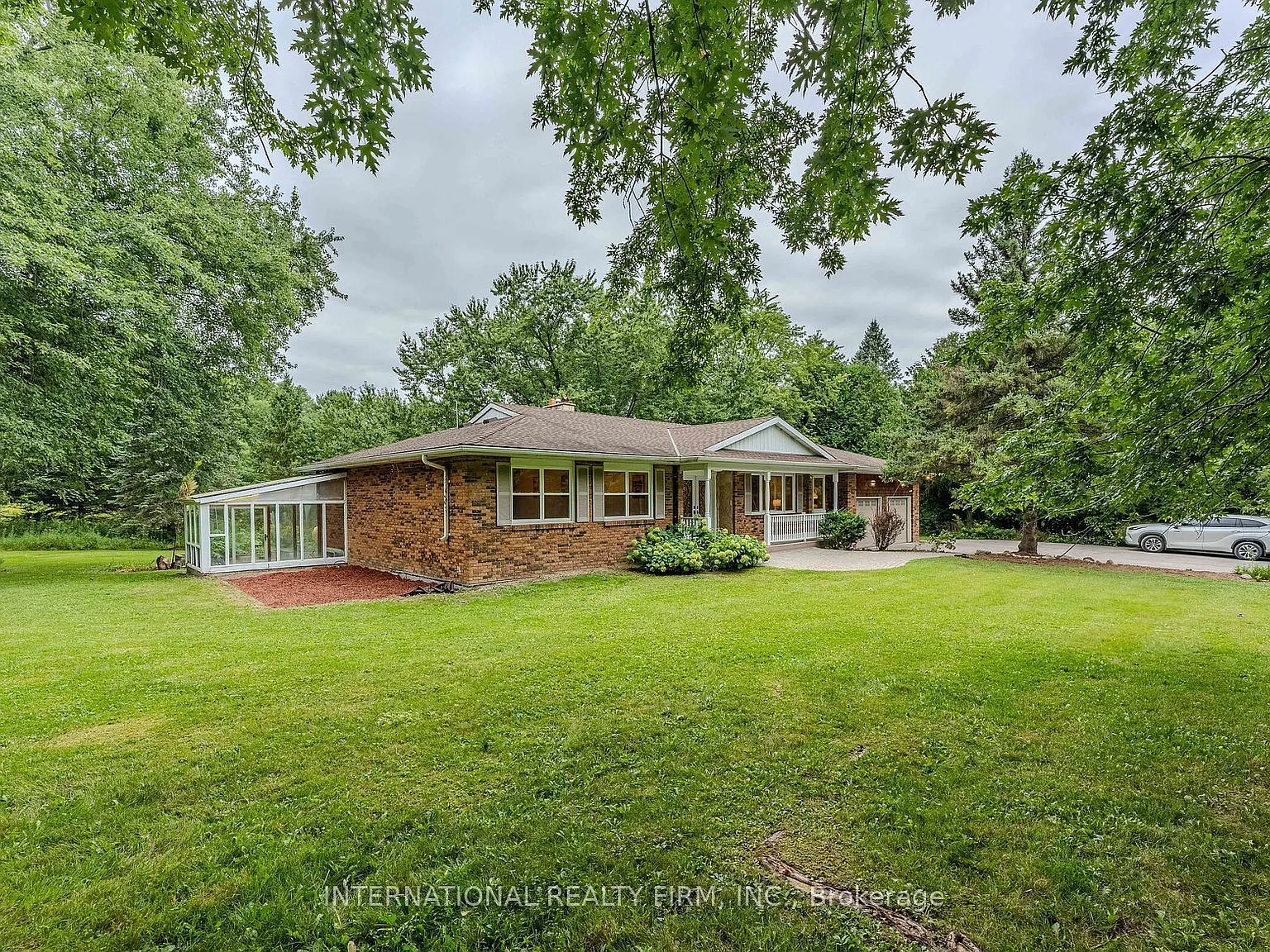 4 bed, $3,950 — Photo 2