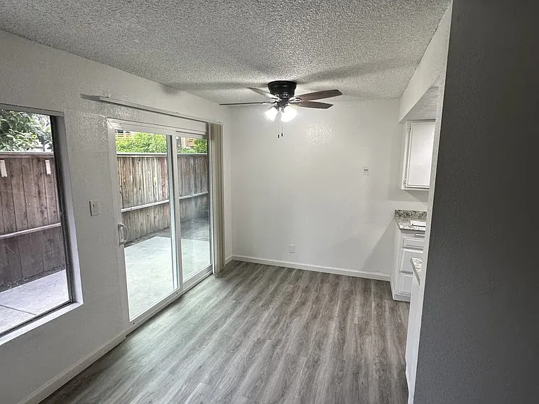 Oakbrook Apartments — Photo 76