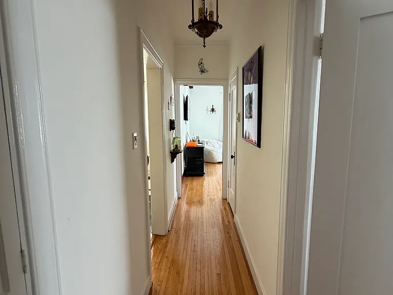 325 S Detroit St #1/2 — Photo 4