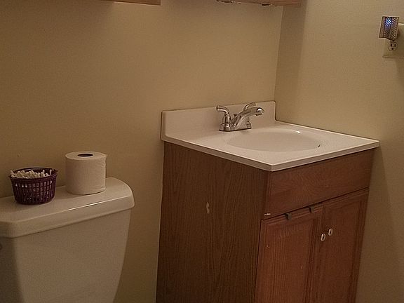 Hall Bathroom 