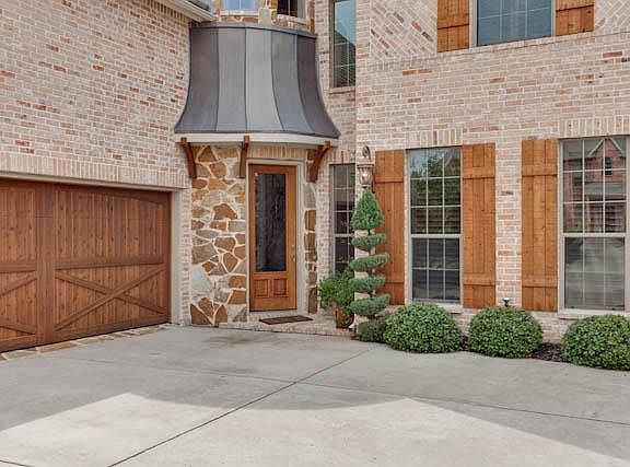 2nd image of 11515 Clayton Ct