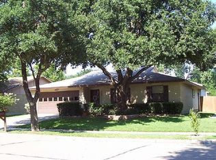 2605 Santa Anna Dr, Grand Prairie, TX 75052