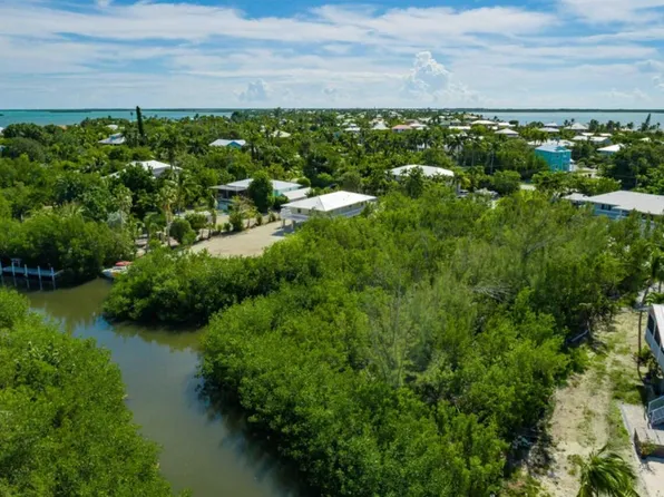 53 Sugarloaf Dr, Sugarloaf Key, FL 33042