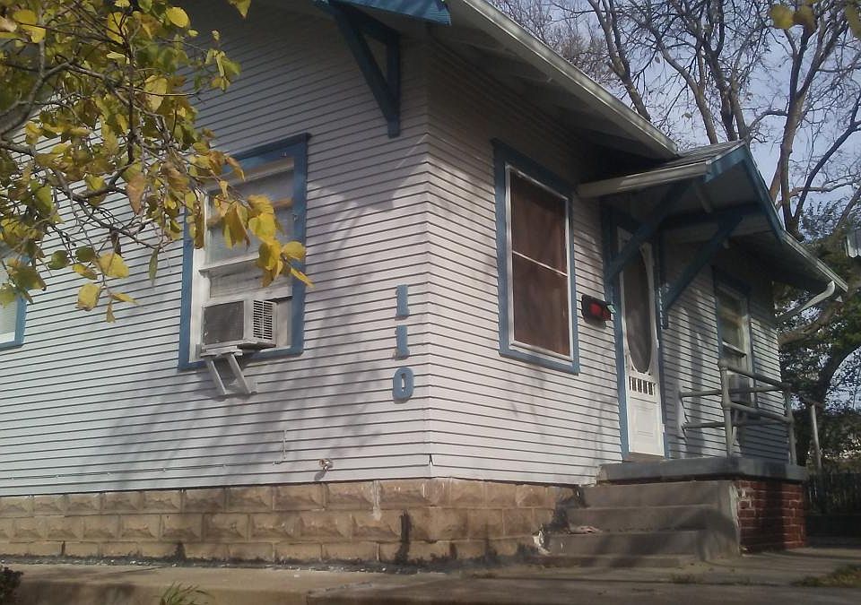 1st image of 110 N Maple St