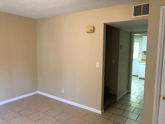3rd image of 706 Ewing Blvd APT C