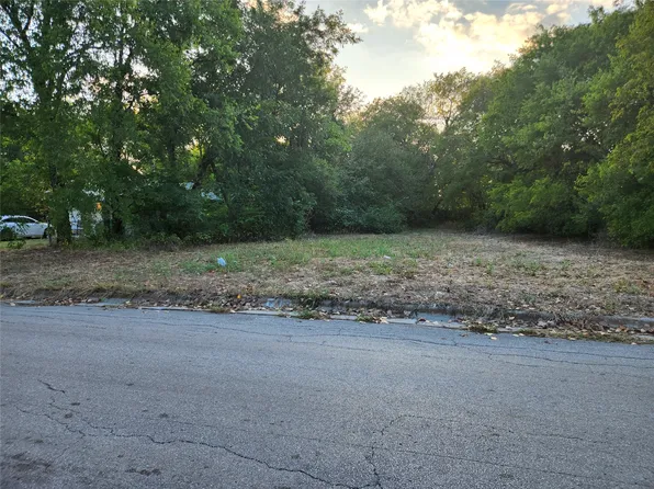 1213 Mill St, Gainesville, TX 76240