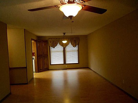 2nd image of 5 Randall Ln