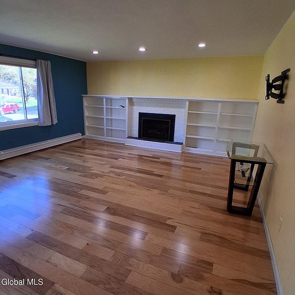 3rd image of 17 Cider Mill Drive