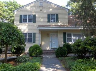 48 Bennington Rd, Cranston, RI 02920