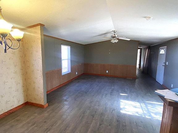 4th image of 503 4th St