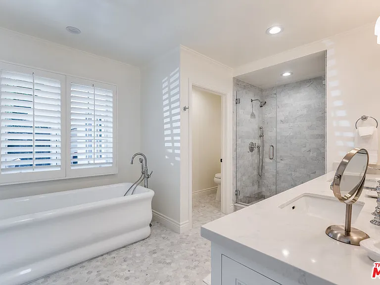 28925 Cliffside Dr — Photo 27
