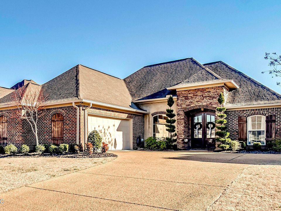 1st image of 307 Emerald Way