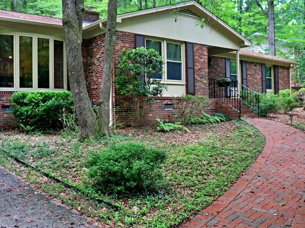 2112 Markham Dr, Chapel Hill, NC 27514