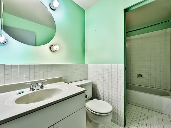 3rd image of 40 E 9th St #417JC