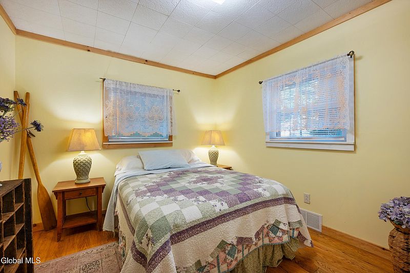 5th image of 94 Sagamore Street