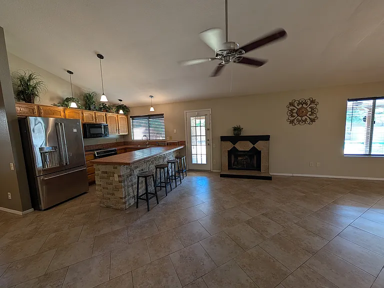 5527 E Enrose St — Photo 7