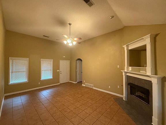 3rd image of 4563 Tulip Creek Dr