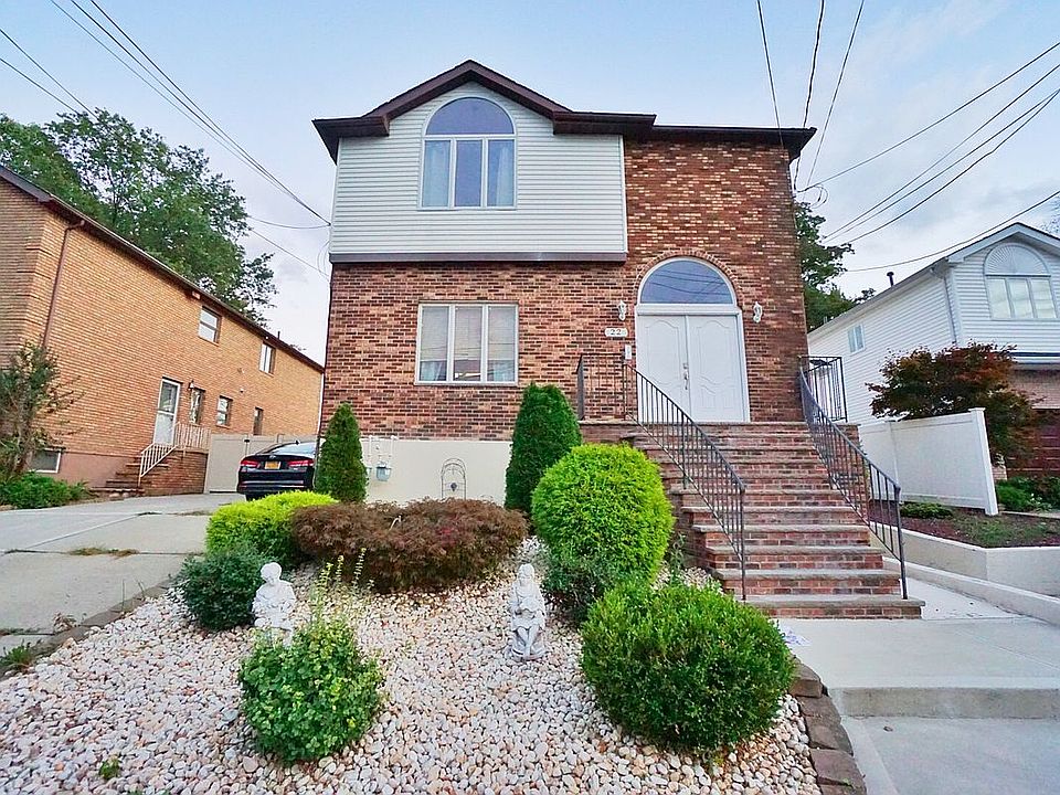 1st image of 22 Mosely Ave