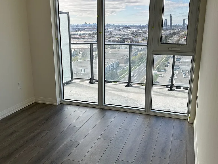 8960 Jane St #2112 — Photo 5
