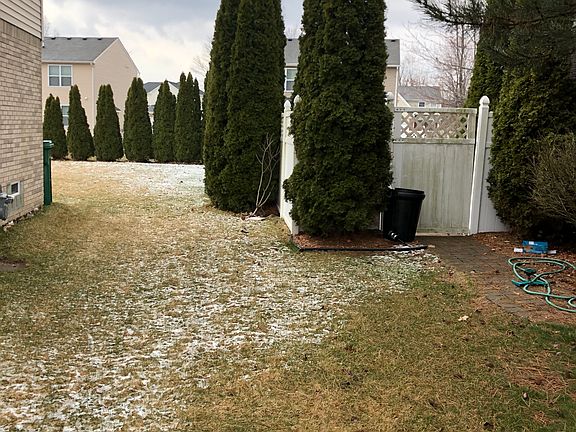 5th image of 8852 Tamarack Ln