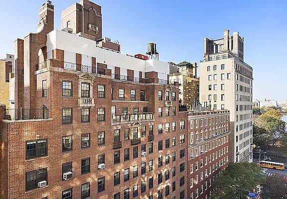 3rd image of 19 E 88th St APT 11C