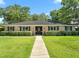 154 Country Club Dr, Daphne, AL 36526