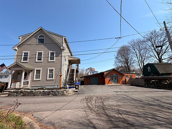 3rd image of 8 Woodwards Ln
