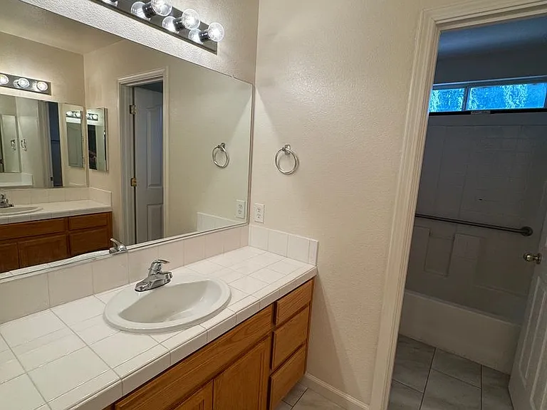 915 Cardoza Rd — Photo 12