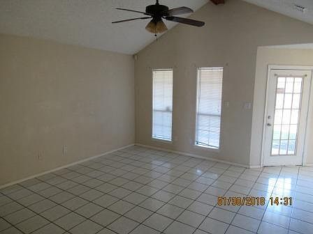 3rd image of 637 Bougainvillea Dr