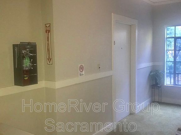3rd image of 1322 H St APT 8