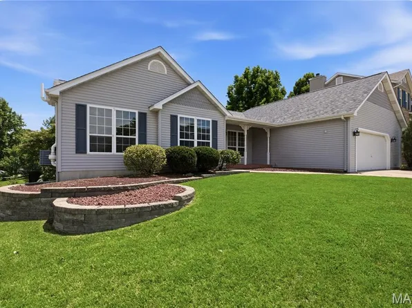 831 Glencorse Dr, Saint Peters, MO 63304