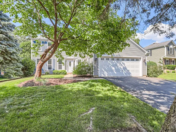 950 Ridgewood Dr, Cary, IL 60013